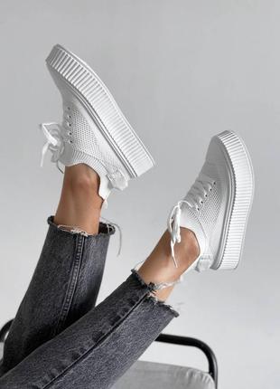 Білі текстильні кросівки в сіточку,  на шнурівку10 фото
