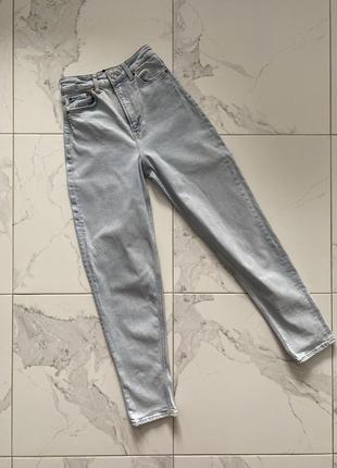 Светлые голубые джинсы мом h&amp;m, mom jeans голубые джинсы нм3 фото