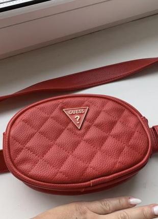 Сумка на пояс guess
