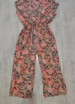 Красивый летний комбинезон костюм