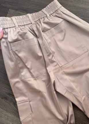 Бежевые карго брюки женские,снизу на заклепках6 фото