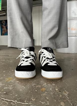 Чоловічі кросівки adidas чорний/білий сезон весна-осінь3 фото