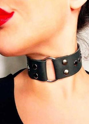 Чокер із заклепками та кільцем чорний