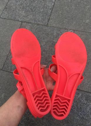 Яркие, силиконовые босоножки-сандали topshop7 фото