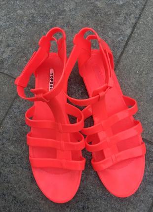 Яркие, силиконовые босоножки-сандали topshop5 фото