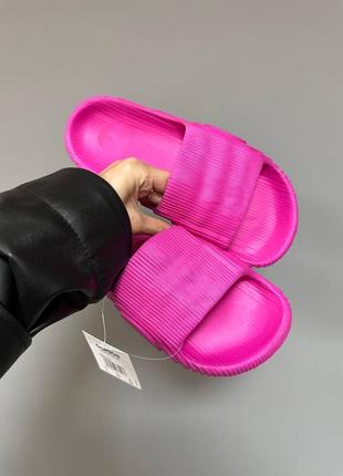 Крутейшие женские яркие шлёпки сланцы adidas adilette pink slides малиновые