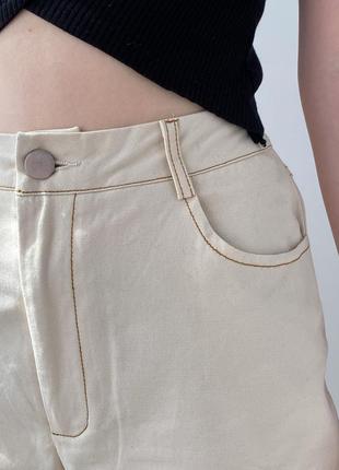 Базовые прямые джинсы с контрастными швами3 фото