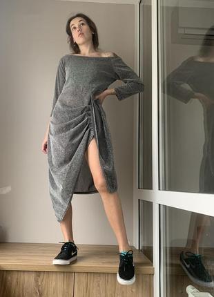 Прозоре люриксове плаття з розрізом на нозі, відкритими плечима2 фото