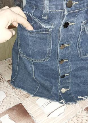 Стильна джинсова спідничка на ґудзиках4 фото