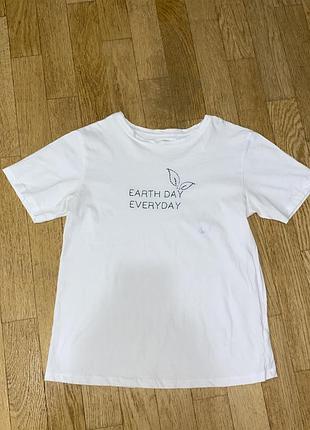 Жіноча футболка