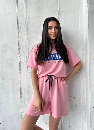 Костюм женский