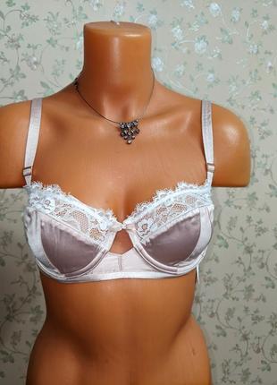 Бюстгалтер