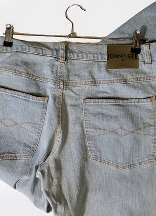 Голубые женские джинсы прямого кроя от john4 фото