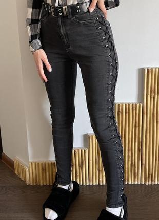Джинсы со шнуровкой h&m - м