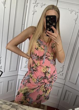 Дуже гарне ніжне літнє плаття сарафан