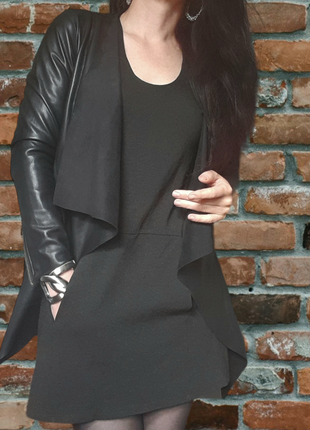 Практичное приятное плетение трикотаж с двумя карманами спереди