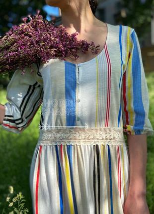 Стильне плаття міді в українському стилі zara s