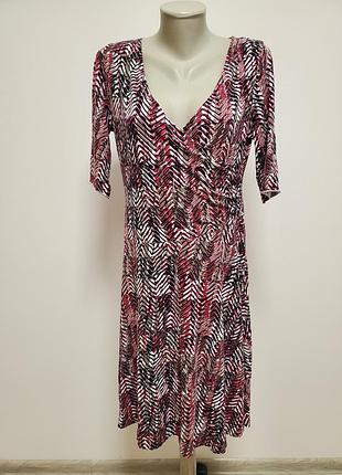 Красиве практичне віскозне трикотажне плаття