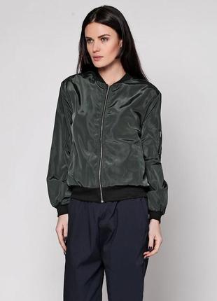 Бомбер зеленый куртка легкая