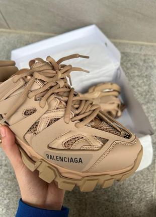 Трендовые женские кроссовки в стиле balenciaga track brown светло-коричневые9 фото