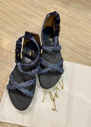 Дизайнерские итальянские босоножки