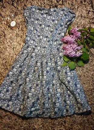 Весеннее-летнее платье с цветочным принтом