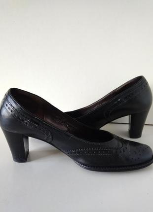 Р 6 / 39-40 26 см классические кожаные черные туфли на каблуке gabor2 фото