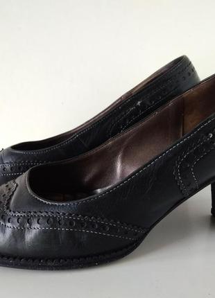 Р 6 / 39-40 26 см классические кожаные черные туфли на каблуке gabor4 фото