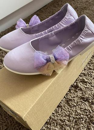 Ніжні лавандові балетки bata  32 розм