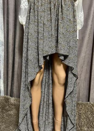 Асимметричная длинная юбка с шлейфом