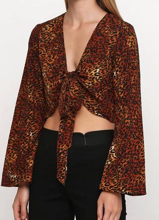 Укорочена блуза топ на зав'язках у леопардовий принт