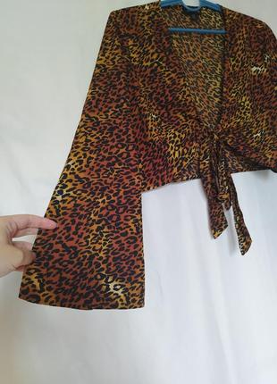Укороченая блуза топ на завязках в леопардовый принт4 фото