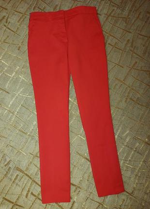 Классические красные брюки, укороченные брюки