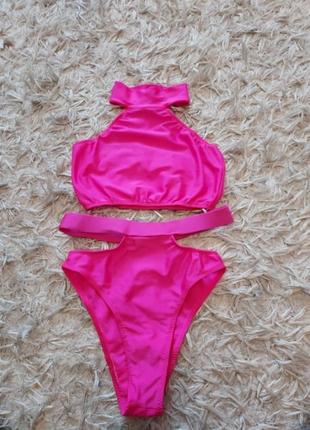 Яскравий купальник