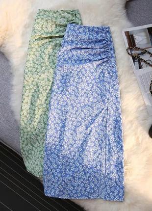 Юбка миди с разрезом в цветочный принт нежная романтическая легкая летняя базовая стильная трендовая юбка длинная голубая зеленая оливка фисташка3 фото