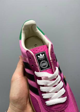 Adidas gazelle x gucci жіночі трендові рожеві малинові кросівочки адідас гучі женские яркие малиновые розовые кроссовки бренд демисезон8 фото