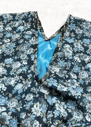 Гарненька невагома сукня трендовим квітковим принтом з пишними рукавами3 фото