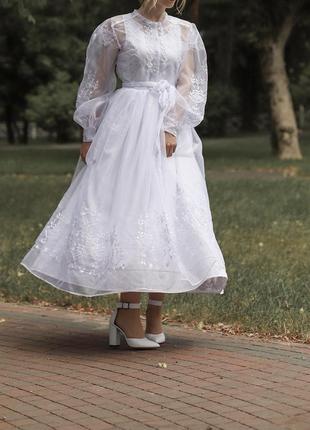 Вышитое свадебное платье9 фото