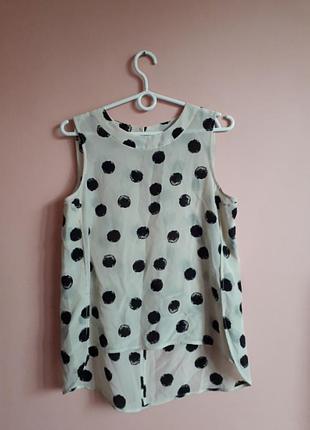 Бежева блуза в горох