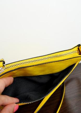 Повседневная сумка желтая с длинным ремешком4 фото