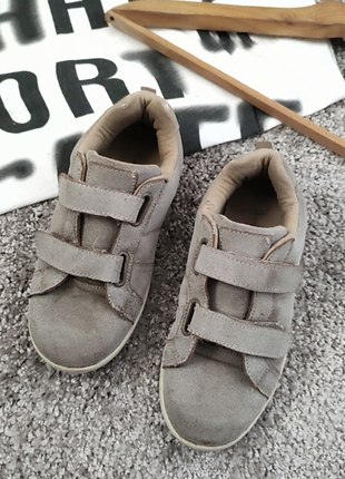 Замшевые кроссовки