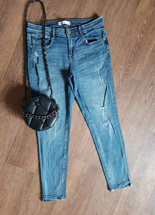 ❤️красиві джинси скінні з потертостями zara