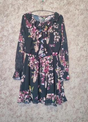 Хорошее платье фирмы lipsy