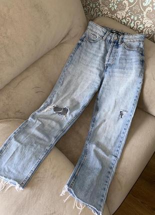 Блакитні джинси висока посадка