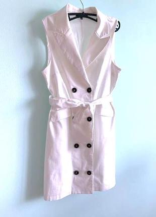 Красиве нарядне платье на л