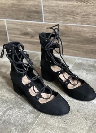 Босоніжки stradivarius