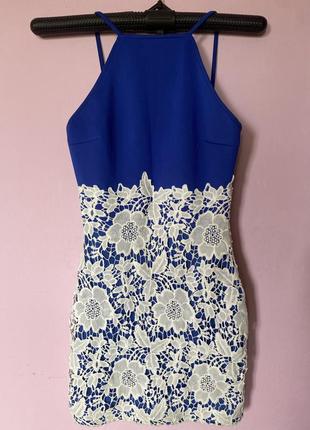 Нарядна сукня синя електрик з кружевом гарна відкрита спинка