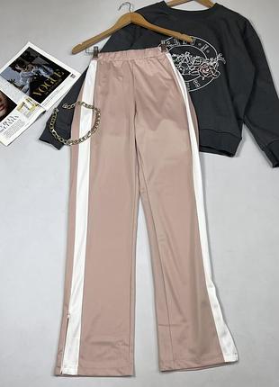 Брюки з лампасами