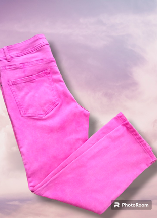 Женские джинсы брюки укороченные фуксия стрейч лен высокая посадка актуальные натуральные тренд укороченные летние цветные базовые классические прямые