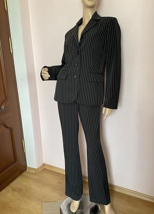 Діловий костюм з штанами в смужку/l/brend basic line